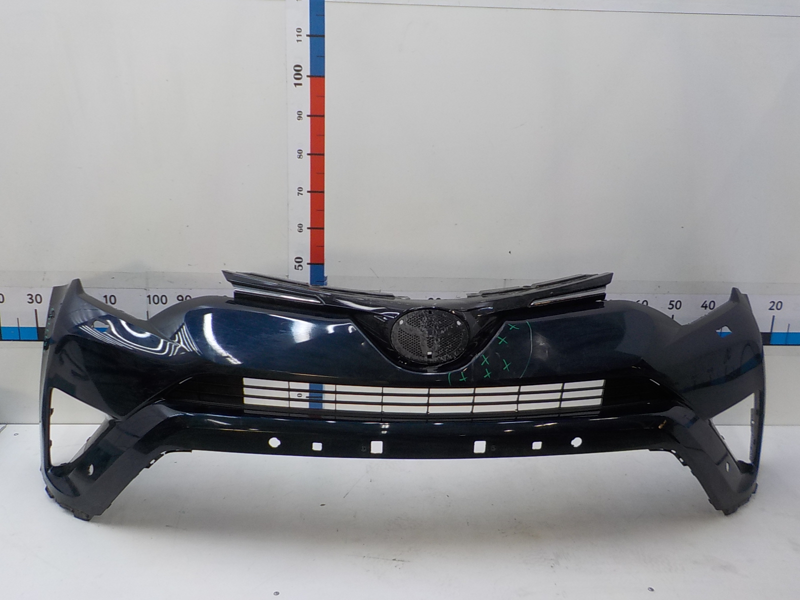 Rav4 xa30 накладка на бампер. Задний бампер рав 4 2020. Бампер рав 4. Тойота рав 4 передний бампер. Бампер рав 4 2020.