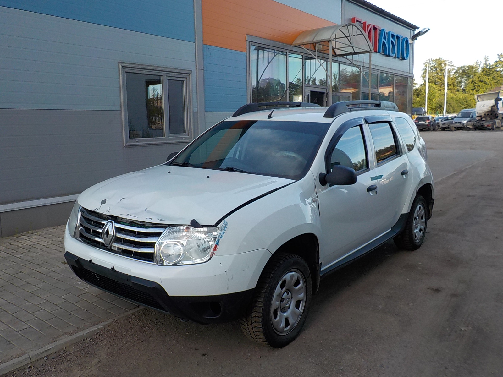 Рено дастер авито. Битый Рено Дастер. Renault Duster 2011 битый. Рено Дастер 1 поколение битый. Битый Renault Duster в Астрахани 2015 год.