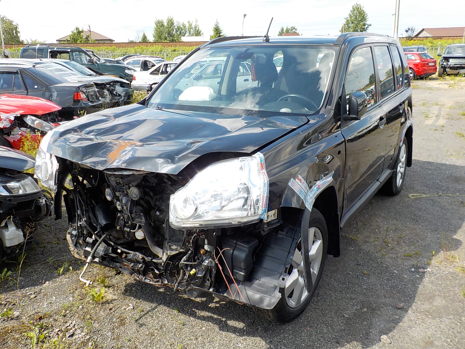 Разборки x trail. Ниссан х-Трейл битый. Nissan x Trail битый. Авторазборка Nissan x-Trail t31.