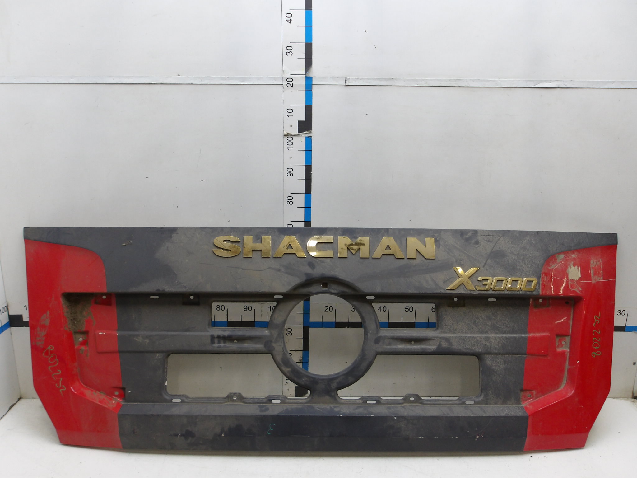 Капот, Shacman SX3318 