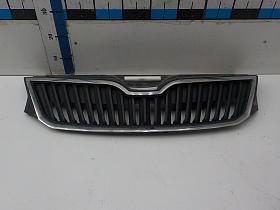 Решетка радиатора для Skoda Rapid 2013- года выпуска, 5JA853668