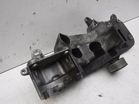 Кронштейн для Nissan Almera 2012- года выпуска, 688304373R