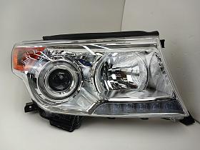 Фара правая на Toyota Land Cruiser 200 Series 2007-2012 года выпуска 8114560F30 Фара правая для Toyota Land Cruiser 200 Series 2007-2012 года выпуска, 8114560F30