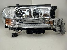 Фара правая для Toyota Land Cruiser 200 Series 2015-2021 года выпуска, 8113060K10