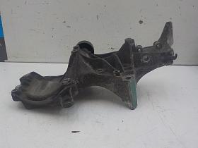 Кронштейн для Renault Logan 2005- года выпуска, 688304373R