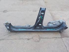 Порог левый для Renault Kaptur 2016 года выпуска, 764137124R